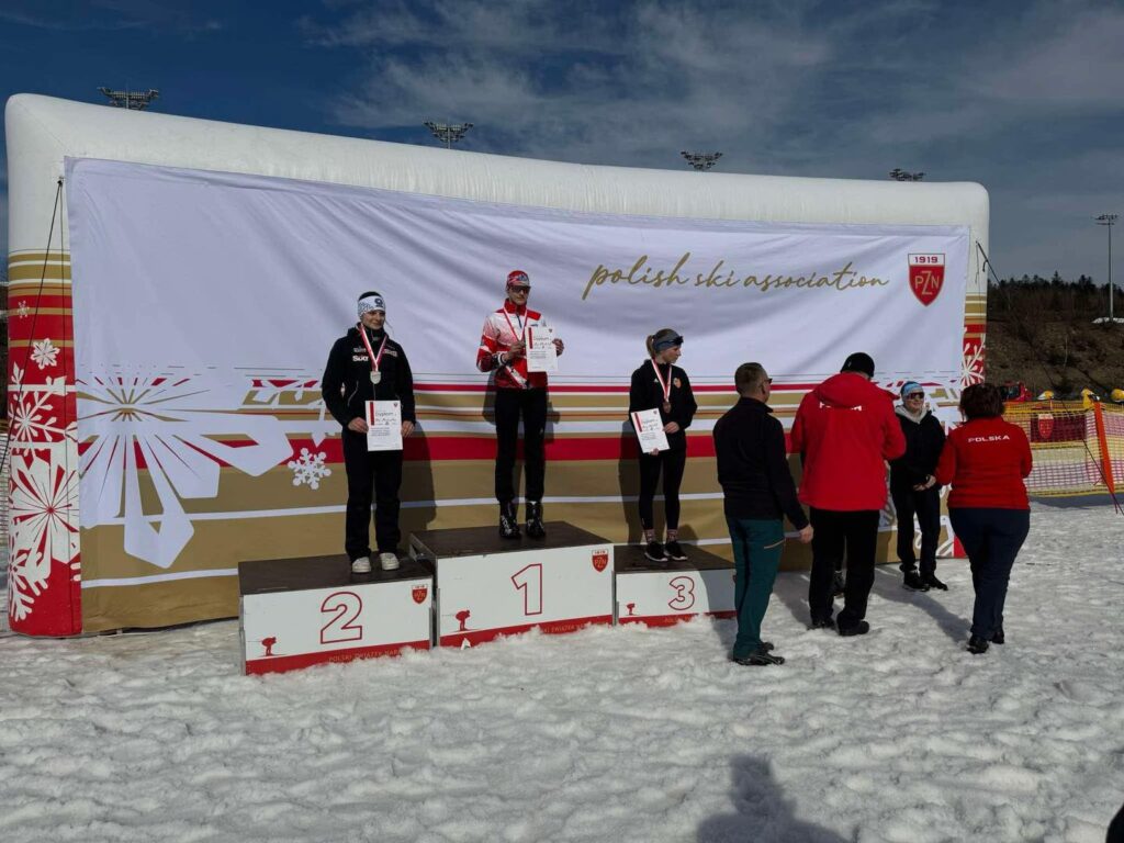 Maja Niemczycka na podium Mistrzostw Polski