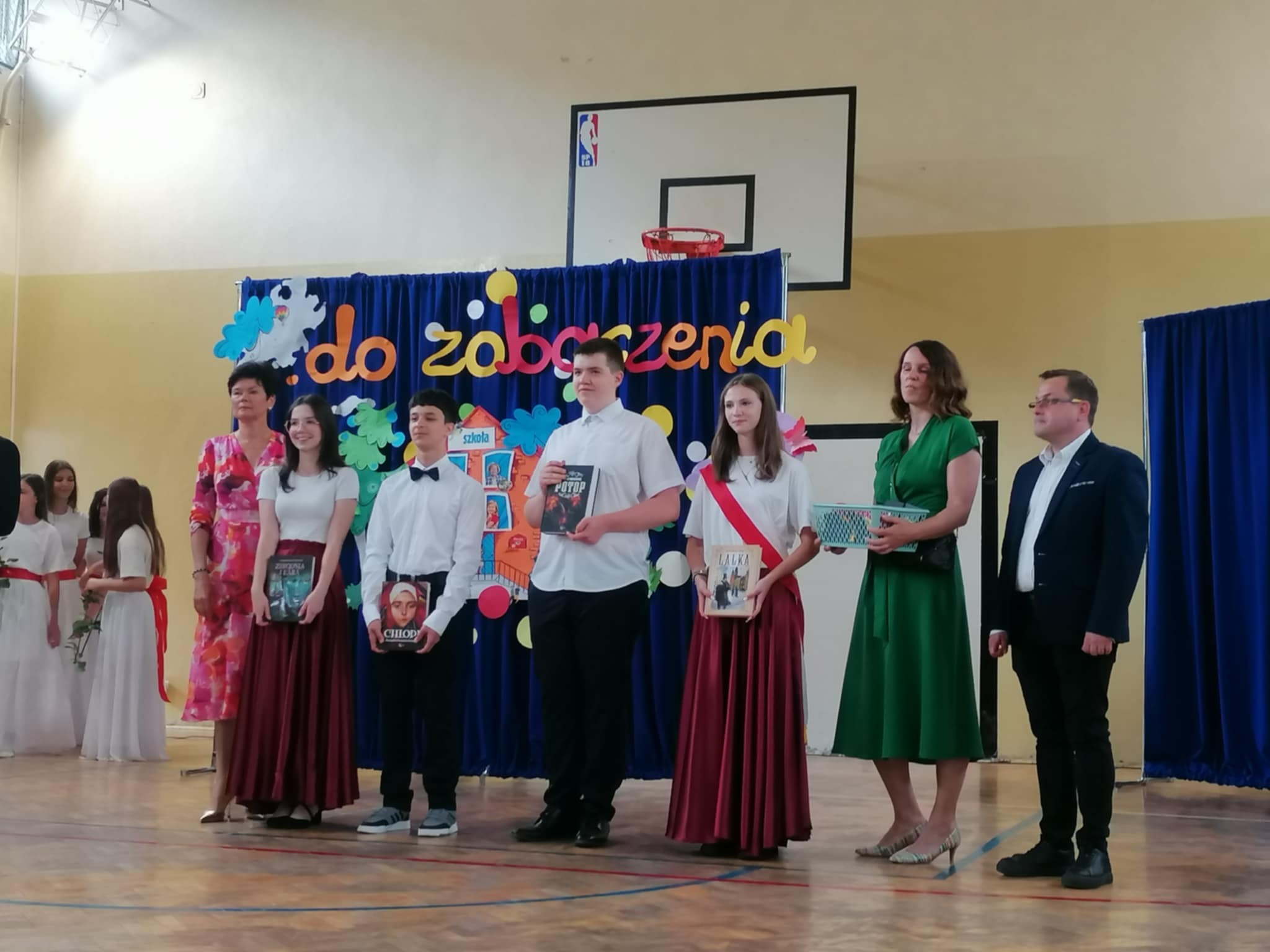 Klasa 8e z panią Anną Guc
ZUZANNA JANIKOWSKA
ILYAS ADNAN
WIKTOR KATRA
ANNA POPARDOWSKA