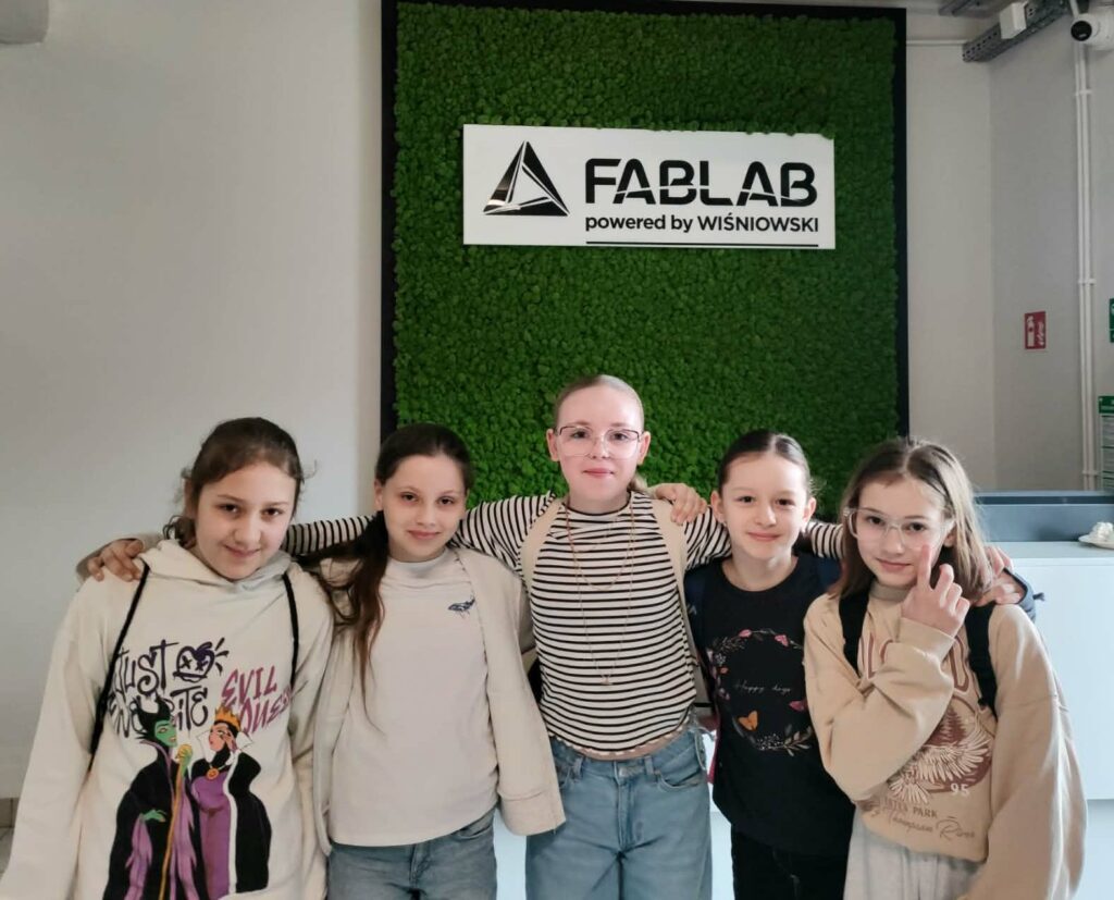 Kreatywny dzień w FabLab WIŚNIOWSKI